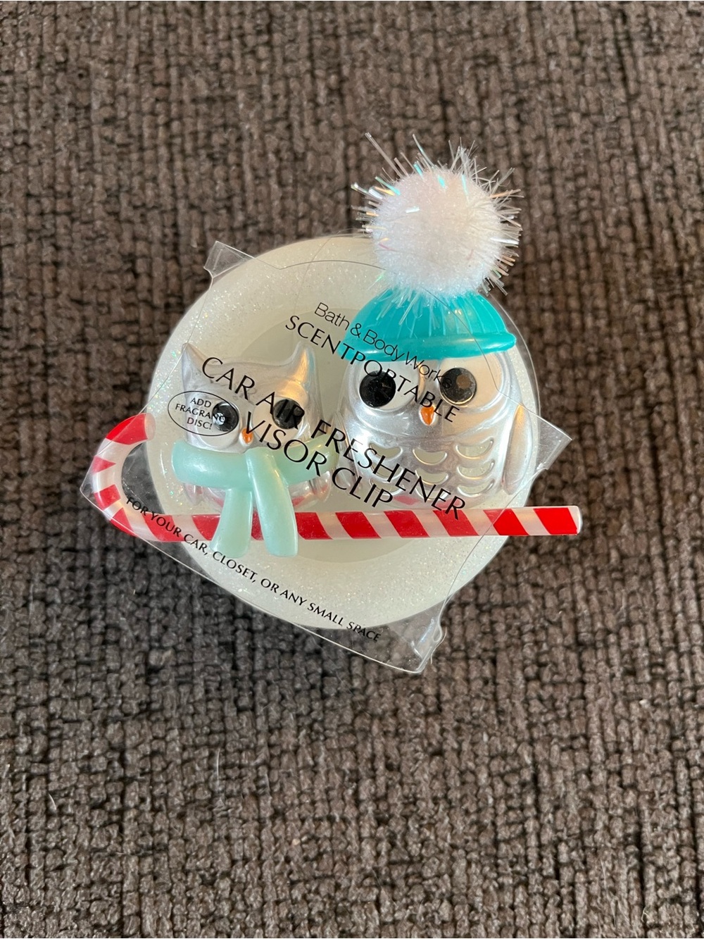 NWT Bath & Body Works Winter Owls Candy Cane Car Scentportable Visor Clip